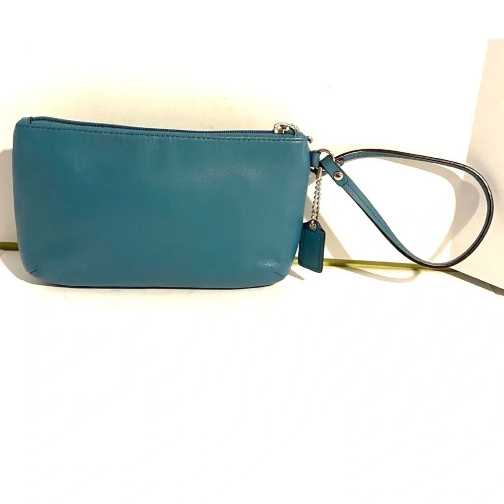 Coach vintage blue leather wristlet